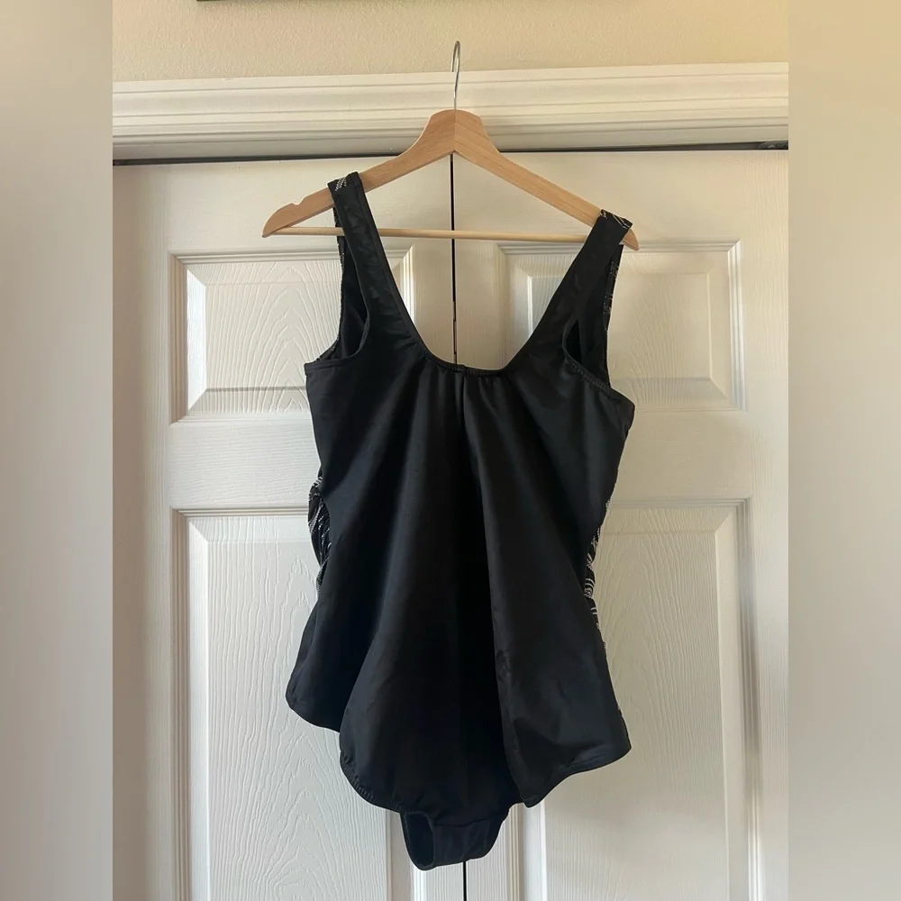 MIRACLE-SUIT plus size slimming tummy control linked Oceanus swimsuit - Picture 3 of 5